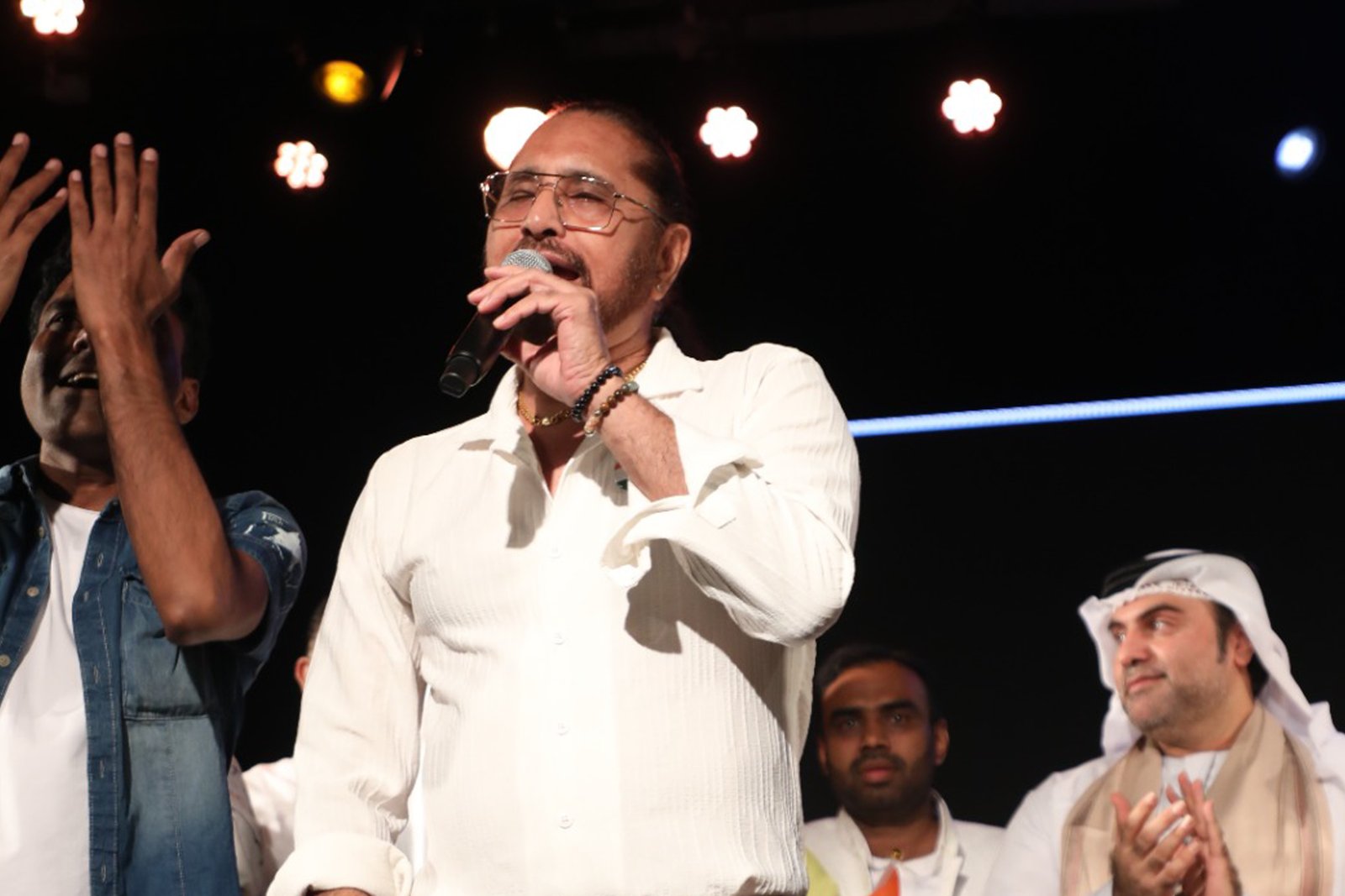 Gallery
            <div class=